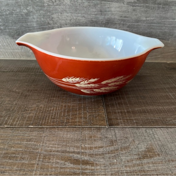 Vintage Pyrex Autumn Harvest Wheatrust Cinderella Bowl 442 medium